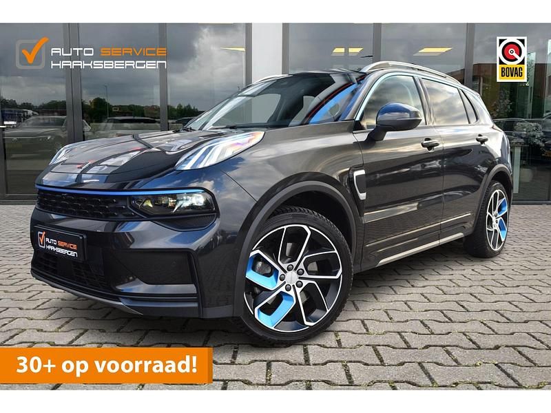 Zwart, metallic lak Gebruikt 2023 Lynk & Co 01 SUV | € 27.900 (Eerlijke prijs) - Afbeelding 1/2