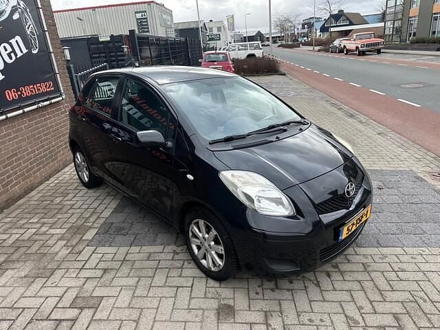 Occasion Toyota Yaris 101 PK (74 kW) 2009 Zwart (metallic) Hatchback