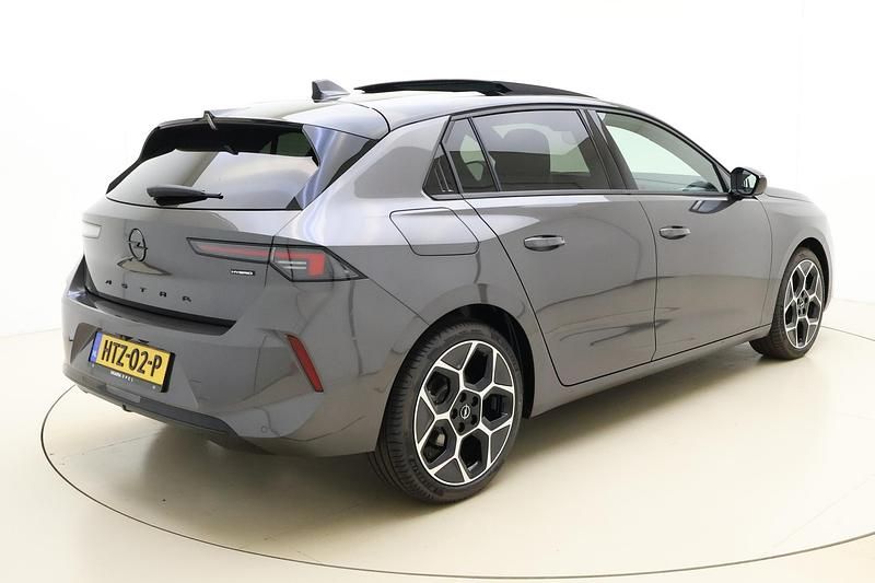 Nieuw Opel Astra 145 PK (106 kW) 2025 Grijs Hatchback