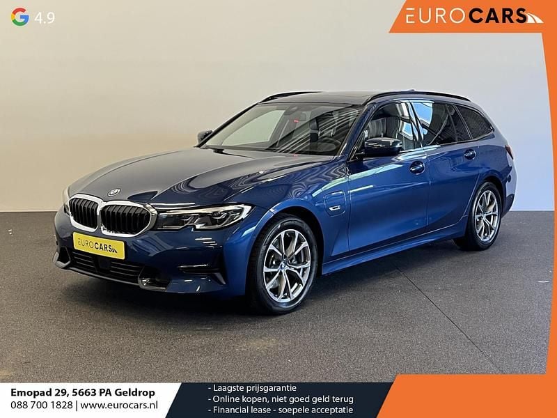 Blauw Gebruikt 2022 BMW 320e Sport Line Stationwagen | € 29.440 (Eerlijke prijs) - Afbeelding 1/4