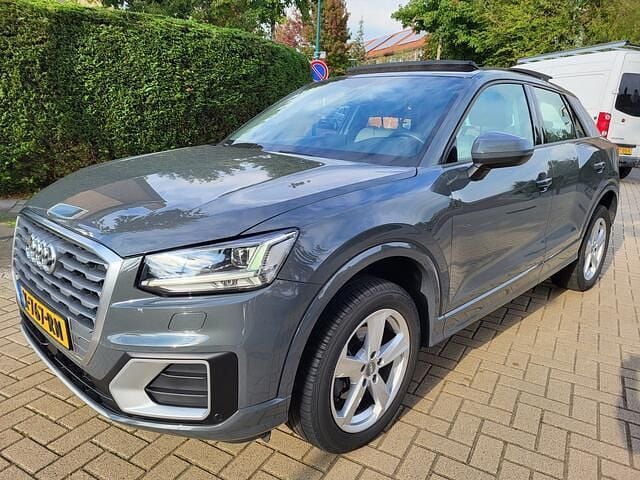 Grijs Gebruikt 2019 Audi Q2 SUV | € 19.950 (Goede deal) - Afbeelding 1/4