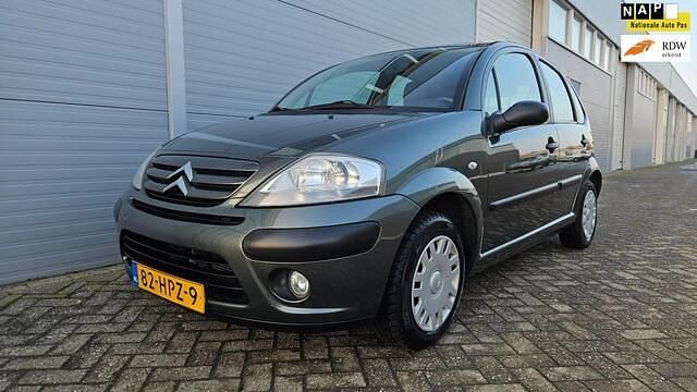 Grijs (metallic) Occasion 2009 Citroën C3 Prestige Hatchback | € 2.450 (Eerlijke prijs) - Afbeelding 1/4
