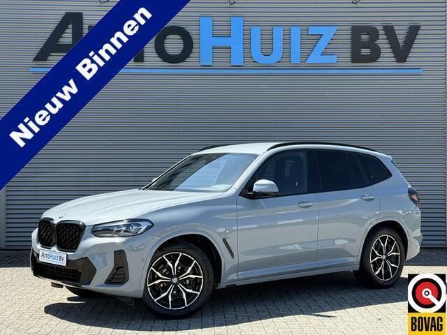 Grijs, metallic lak Gebruikt 2023 BMW X3 M Sport SUV | € 68.990 - Afbeelding 1/4