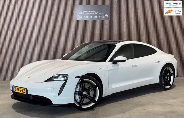 Wit, metallic lak Gebruikt 2021 Porsche Taycan Performance Package Sedan | € 61.900 (Duur) - Afbeelding 1/4