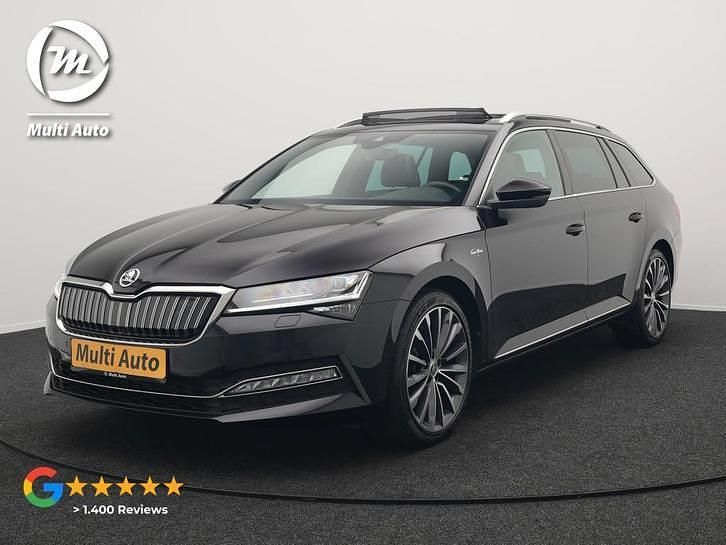 Zwart Gebruikt 2022 Skoda Superb Business Line Stationwagen | € 27.540 (Eerlijke prijs) - Afbeelding 1/4