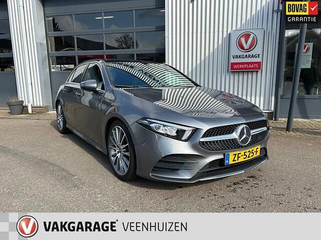 Grijs Gebruikt 2018 Mercedes A200 AMG Line Premium Plus Hatchback | € 18.950 (Eerlijke prijs) - Afbeelding 1/4