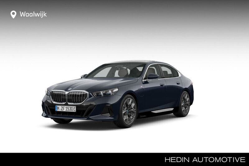 Zwart Nieuw 2024 BMW 530e M Sport Sedan | € 88.536 - Afbeelding 1/4