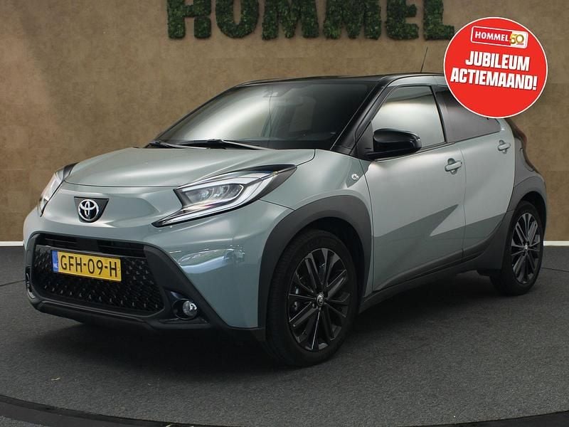 Groen Gebruikt 2024 Toyota Aygo X Pulse SUV | € 20.645 - Afbeelding 1/3
