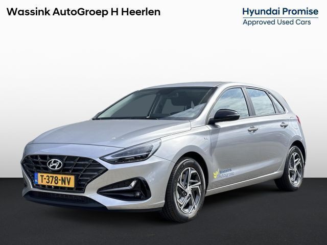 Sleek silver (grijs metallic) Gebruikt 2023 Hyundai i30 Comfort Hatchback | € 26.515 - Afbeelding 1/1