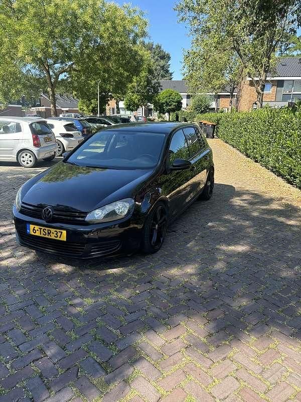 Zwart Gebruikt 2009 VW Golf VI Comfortline Hatchback | € 3.750 (Iets duurder) - Afbeelding 1/4