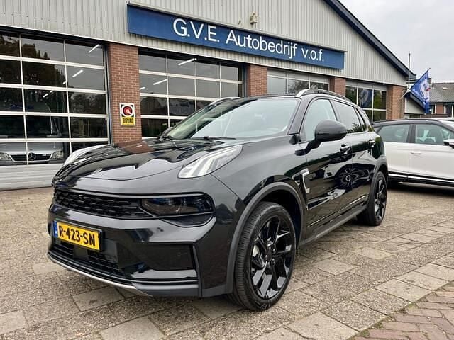 Zwart Gebruikt 2022 Lynk & Co 01 SUV | € 27.250 (Iets duurder) - Afbeelding 1/4