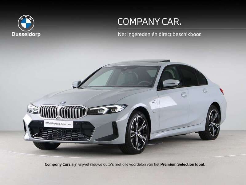 Grijs Gebruikt 2025 BMW 330e Comfort Edition Sedan | € 64.900 (Eerlijke prijs) - Afbeelding 1/4