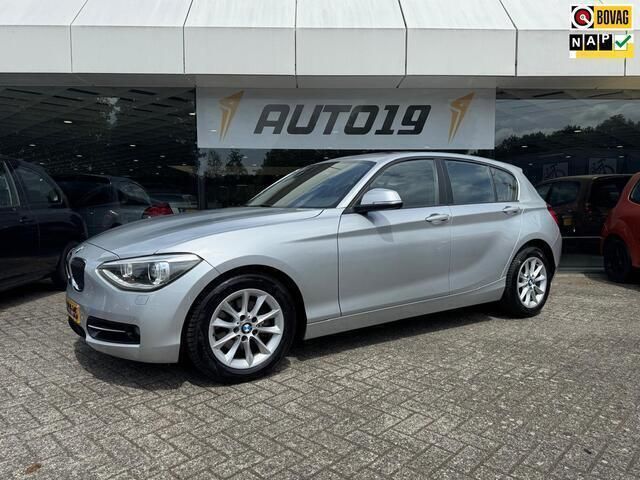 Grijs Gebruikt 2014 BMW 118 Executive Hatchback | € 11.919 (Iets duurder) - Afbeelding 1/3