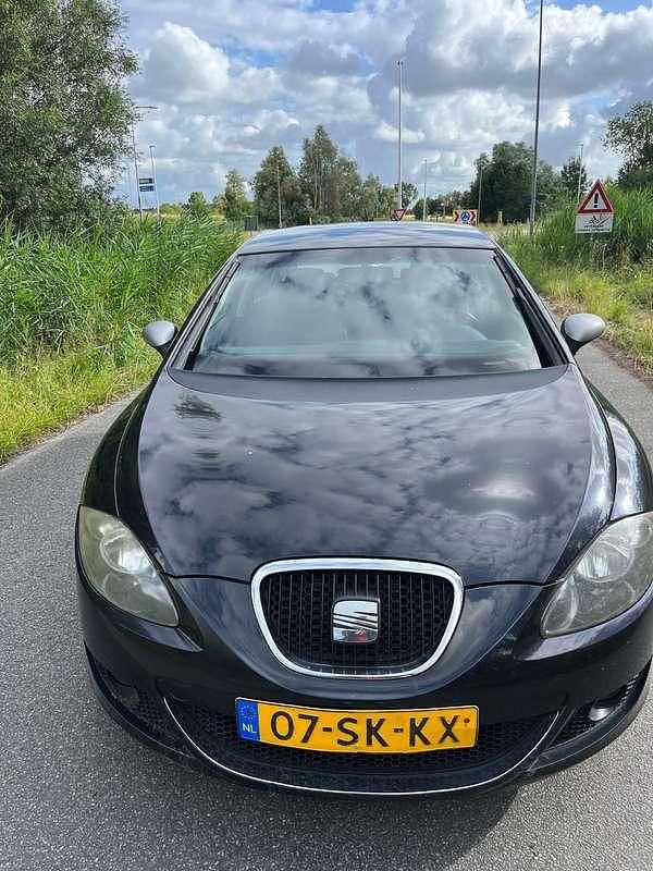 Zwart Gebruikt 2006 Seat Leon Sport MPV | € 2.500 (Eerlijke prijs) - Afbeelding 1/4