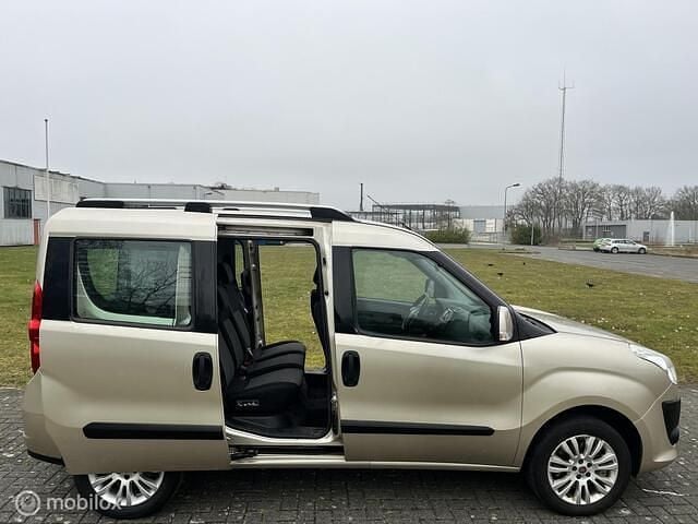 Occasion Fiat Doblò Emotion 95 PK (69 kW) 2010 Beige MPV