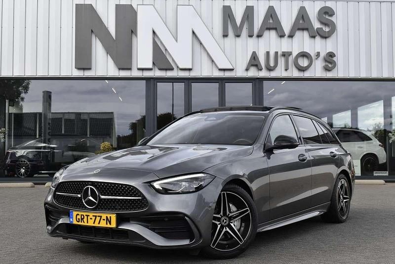 Grijs Gebruikt 2023 Mercedes C180 AMG Stationwagen | € 45.950 (Iets duurder) - Afbeelding 1/4