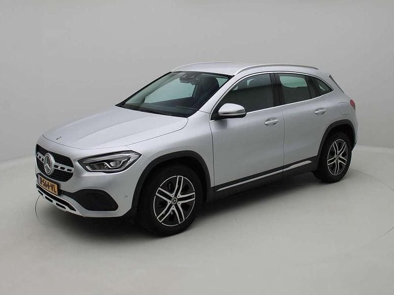 Grijs Gebruikt 2020 Mercedes GLA200 Business SUV | € 32.950 (Goede deal) - Afbeelding 1/3