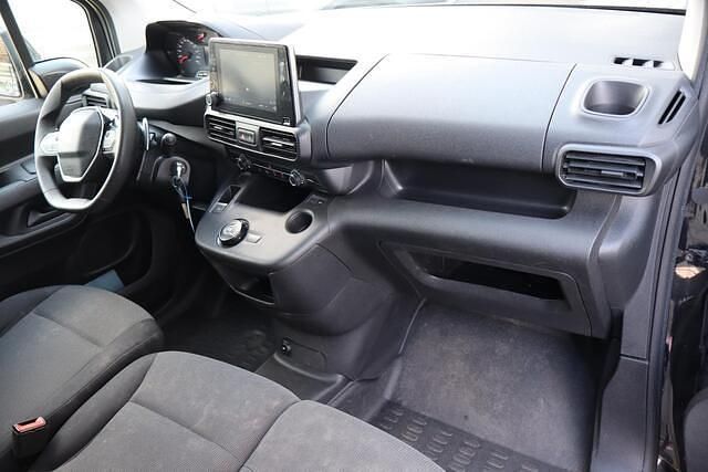 Zwart Gebruikt 2020 Peugeot Partner Premium MPV | € 13.395 (Eerlijke prijs) - Afbeelding 1/4