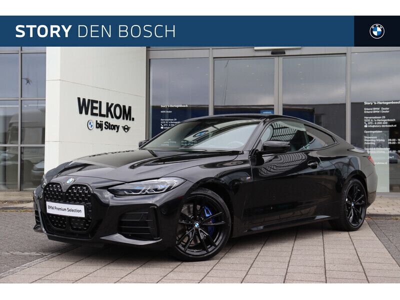Saphirschwarz Gebruikt 2024 BMW M440 Executive Sedan | € 84.950 (Iets duurder) - Afbeelding 1/4
