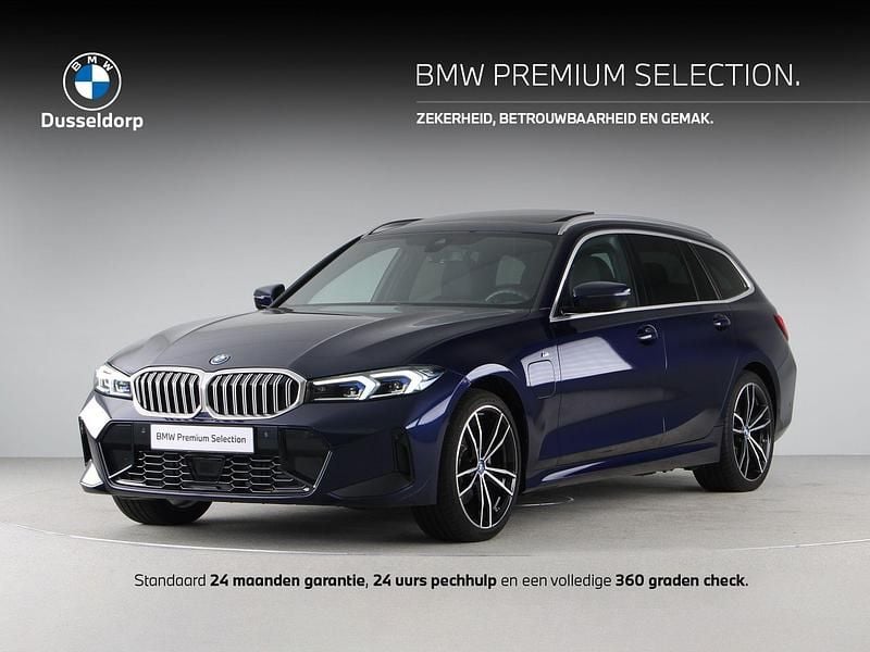 Blauw Gebruikt 2024 BMW 330e M Sport Stationwagen | € 47.950 (Goede deal) - Afbeelding 1/4
