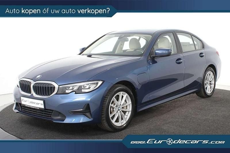 Blauw Gebruikt 2020 BMW 330e Sedan | € 25.400 (Super prijs) - Afbeelding 1/4