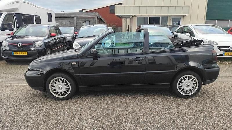 Occasion VW Golf Cabriolet Trendline 2000 Zwart Cabriolet
