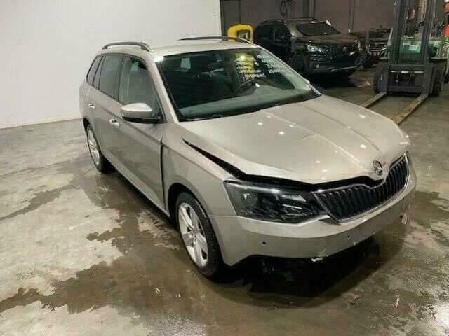 Beige Gebruikt 2015 Skoda Fabia Hatchback | € 5.800 - Afbeelding 1/4