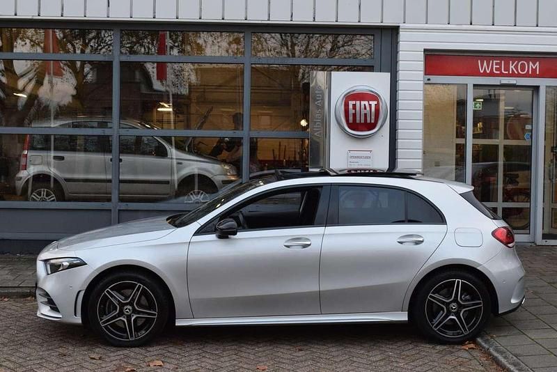 Occasion Mercedes A250 AMG line 218 PK (160 kW) 2023 Grijs Hatchback