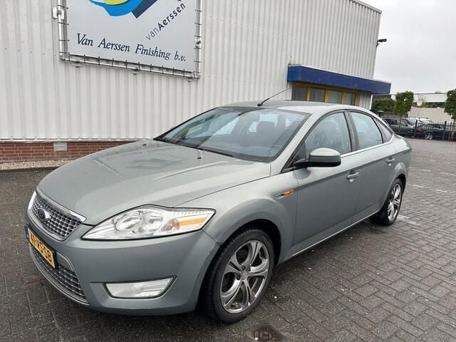 Grijs Gebruikt 2007 Ford Mondeo Titanium Sedan | € 3.240 (Eerlijke prijs) - Afbeelding 1/4