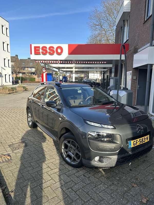 Grijs Occasion 2015 Citroën C4 Cactus PureTech Hatchback | € 5.650 (Goede deal) - Afbeelding 1/4