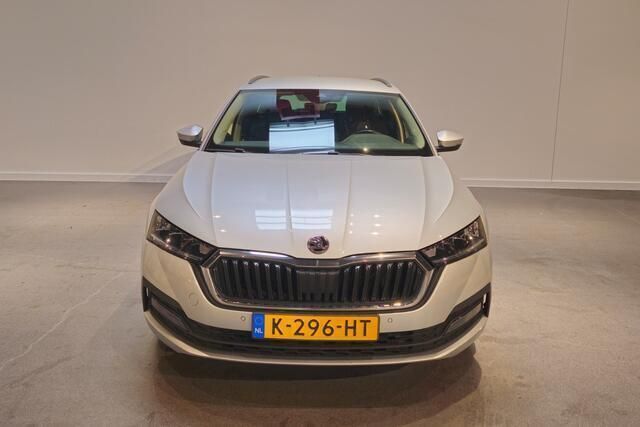 Occasion Skoda Octavia Business Line 112 PK (82 kW) 2021 Grijs Stationwagen