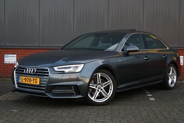 Grijs Occasion 2017 Audi A4 S-Line Sedan | € 18.950 (Iets duurder) - Afbeelding 1/4