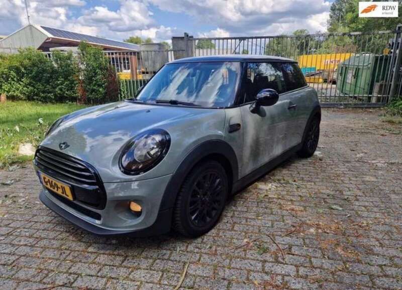 Grijs Gebruikt 2015 Mini Cooper D Chili Hatchback | € 9.999 - Afbeelding 1/4