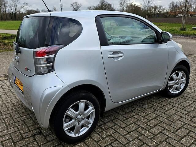 Occasion Toyota iQ 68 PK (50 kW) 2009 Grijs Hatchback