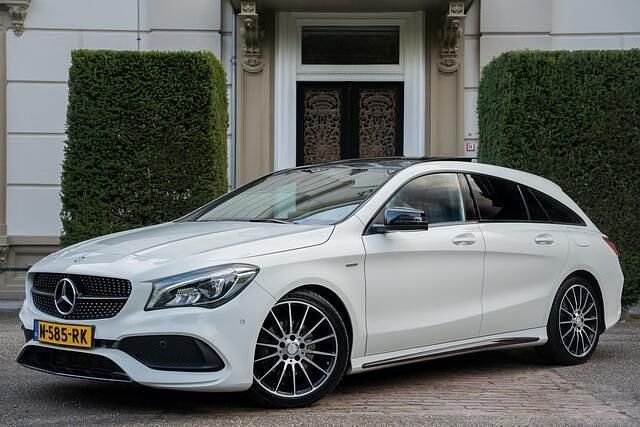 Wit Gebruikt 2017 Mercedes CLA200 Shooting Brake Edition Stationwagen | € 21.940 (Iets duurder) - Afbeelding 1/4