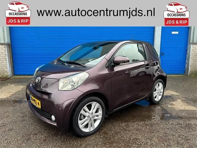 Paars Gebruikt 2011 Toyota iQ Hatchback | € 7.950 (Eerlijke prijs) - Afbeelding 1/4