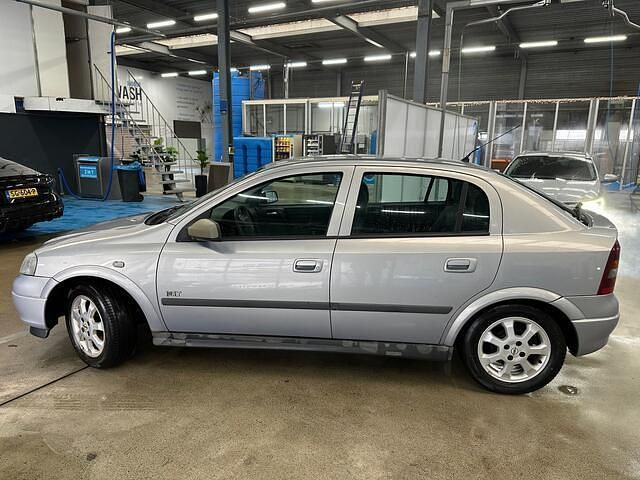 Occasion Opel Astra 101 PK (74 kW) 2003 Grijs Hatchback