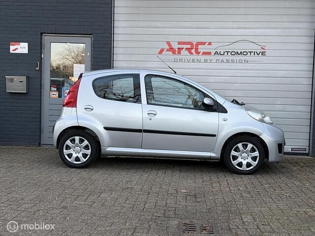 Occasion Peugeot 107 68 PK (50 kW) 2010 Grijs Hatchback