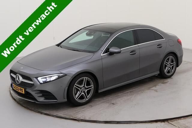 Grijs, metallic lak Gebruikt 2019 Mercedes A200 Business Sedan | € 26.900 (Eerlijke prijs) - Afbeelding 1/4