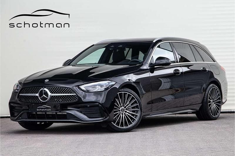 Zwart Gebruikt 2024 Mercedes C300e AMG line Stationwagen | € 49.500 (Eerlijke prijs) - Afbeelding 1/4