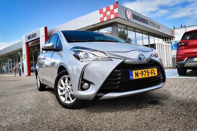 Grijs Gebruikt 2019 Toyota Yaris Active Hatchback | € 15.485 (Eerlijke prijs) - Afbeelding 1/3