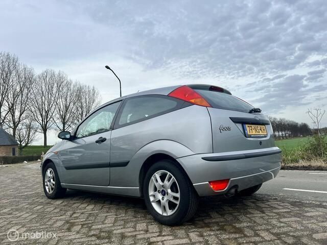 Occasion Ford Focus Collection 101 PK (74 kW) 2004 Grijs Hatchback