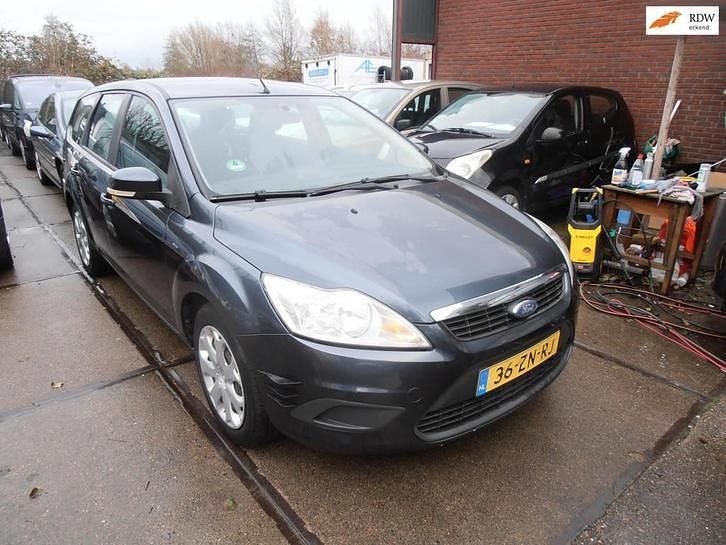 Grijs Gebruikt 2008 Ford Focus Trend Stationwagen | € 1.450 (Super prijs) - Afbeelding 1/4