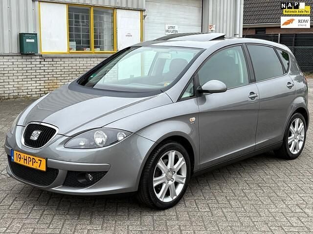 Grijs Gebruikt 2009 Seat Altea MPV | € 2.495 (Super prijs) - Afbeelding 1/4