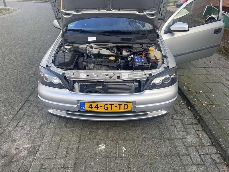 Grijs Gebruikt 2001 Opel Astra Comfort Hatchback | € 1.250 (Super prijs) - Afbeelding 1/4