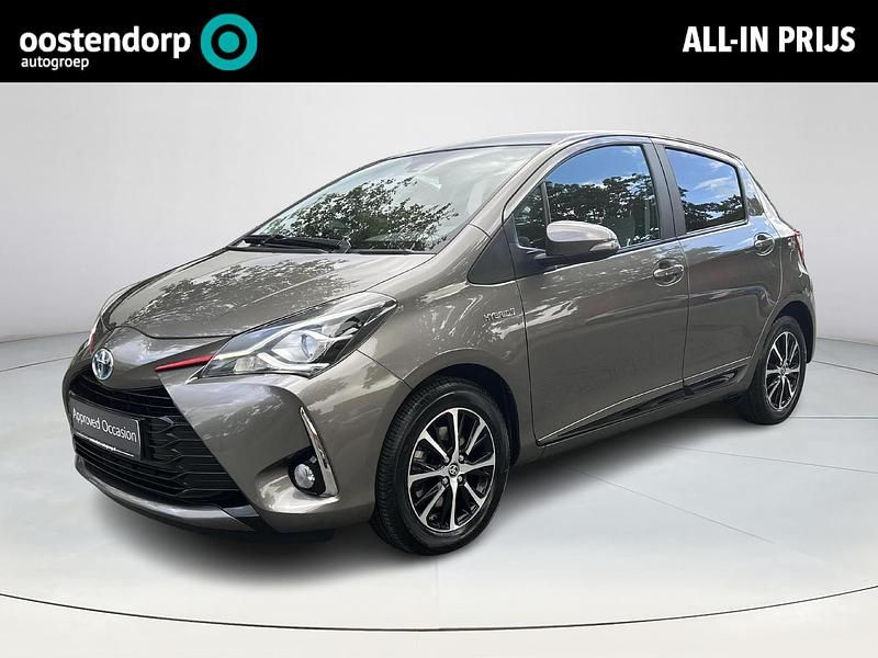Grijs Gebruikt 2018 Toyota Yaris Hybrid Design Hatchback | € 17.949 (Iets duurder) - Afbeelding 1/4