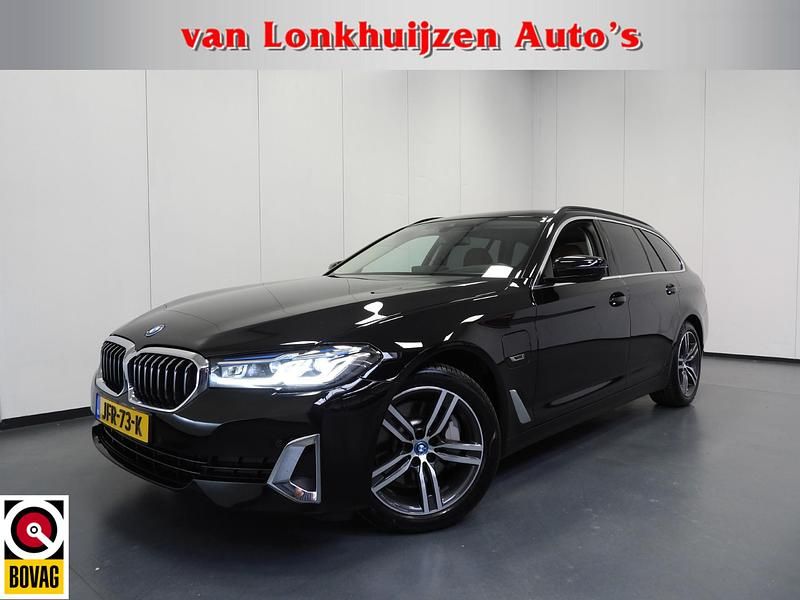 Zwart Gebruikt 2022 BMW 530e Luxury Line Stationwagen | € 38.340 (Super prijs) - Afbeelding 1/4