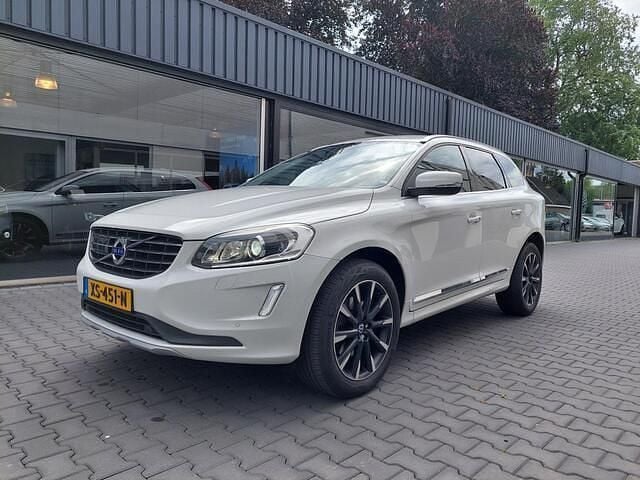 Wit Gebruikt 2015 Volvo XC60 Summum SUV | € 19.944 (Eerlijke prijs) - Afbeelding 1/4