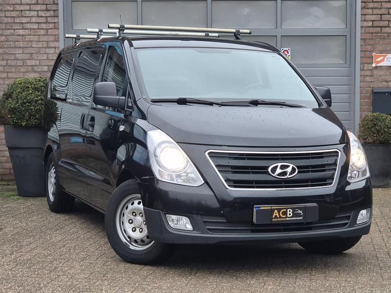 Occasion Hyundai H 300 Dynamiq 136 PK (100 kW) 2017 Zwart Van