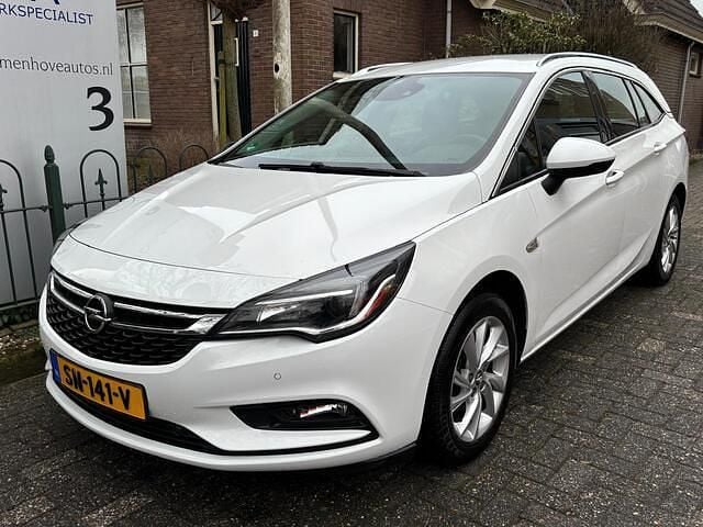 Wit Occasion 2018 Opel Astra Business Stationwagen | € 8.450 (Eerlijke prijs) - Afbeelding 1/4